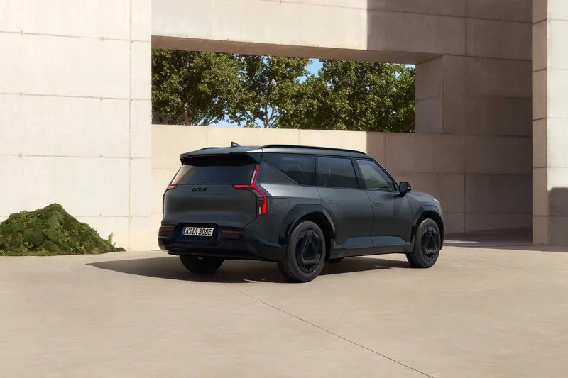 Kias XL-Stromer macht auf Dark Mode: Der EV9 kommt als „Black Edition“