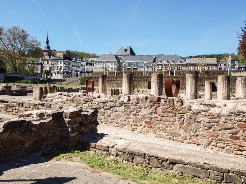 Stavelot: Die schönsten Sehenswürdigkeiten in der belgischen Ardennenstadt
