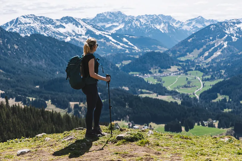 Reuterwanne im Frühling: Traumhafte Wanderung mit Aussicht auf die Allgäuer Alpen
