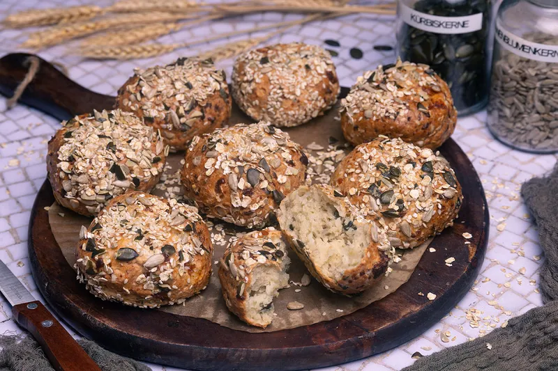 Proteinbrötchen aus dem Airfryer – mit Quark und Körnern, ganz ohne Hefe