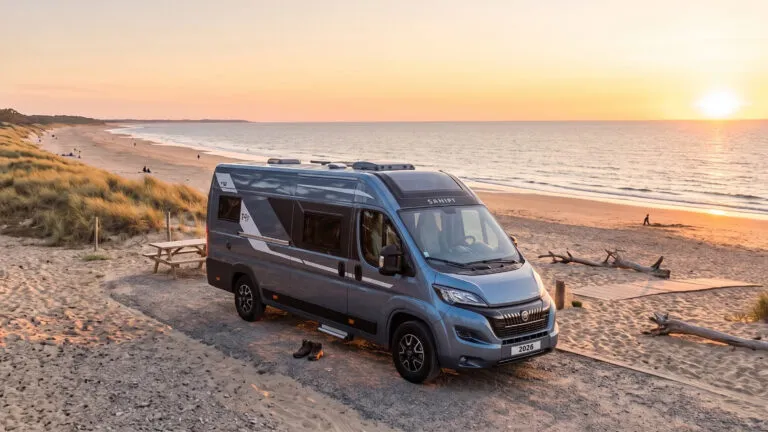 Rapido V62: ein französisches Bett und ein Längsheckbad im Campervan?