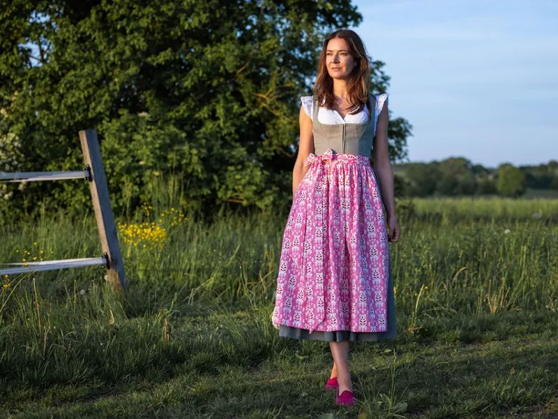 Josefine Tracht – Dirndl & Schürzen mit Herz