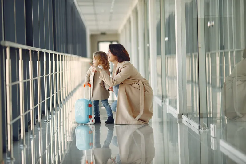 Mit Kindern bei easyJet fliegen: Sieben Services, die den Familienstart entspannen