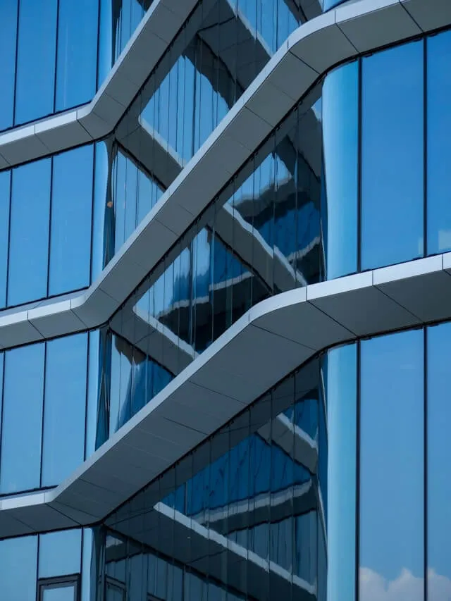 Transparente Glasfronten: Wenn Robotik die architektonische Vision bewahrt