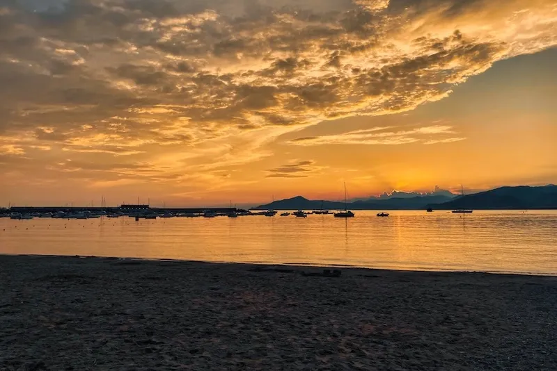 Italienische Abendstimmung an der ligurischen Küste von Sestri Levante