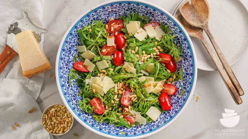 Rucola Salat mit Parmesan in 15 Minuten