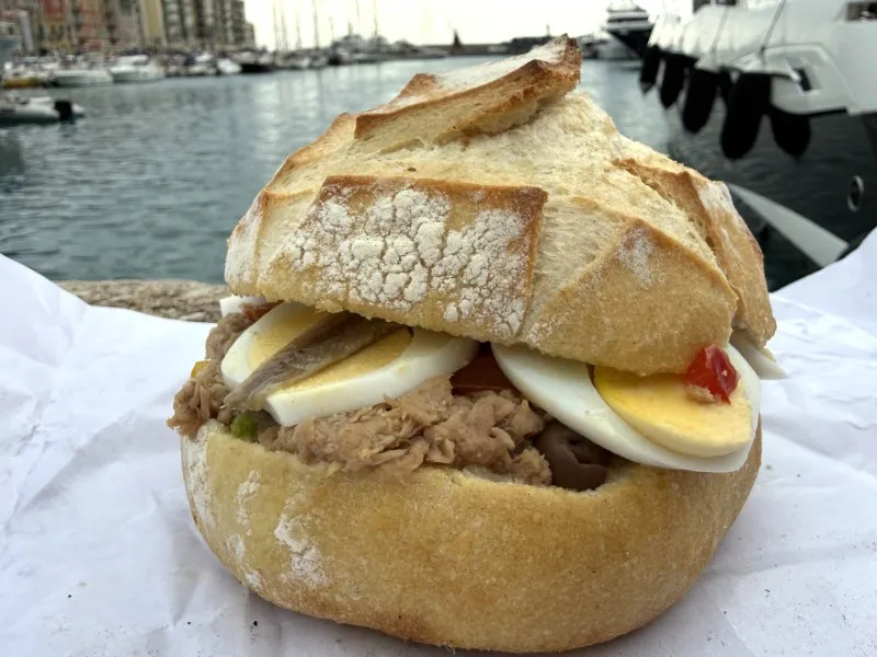 Das Pan Bagnat: Nizzas saftiges Meisterwerk