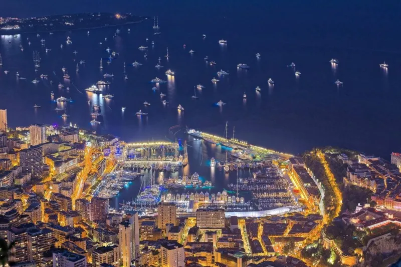 Monaco: Wenn Ballettschuhe auf Superyachten treffen