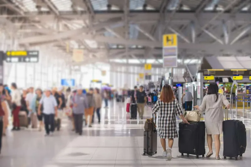 Stressfrei in den Urlaub? Diese Flughäfen machen den Unterschied!
