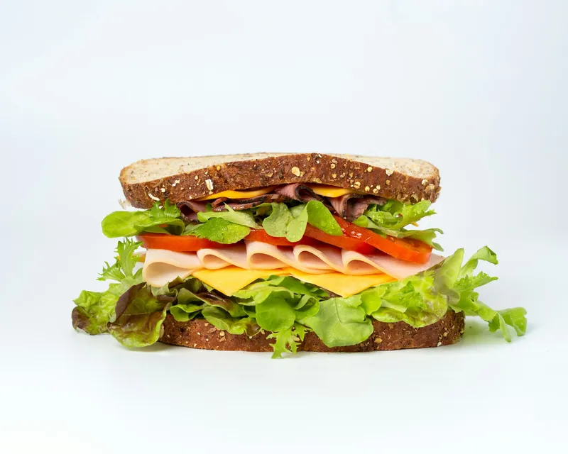Lunchen in Groningen: zo herken je een écht goed belegd broodje