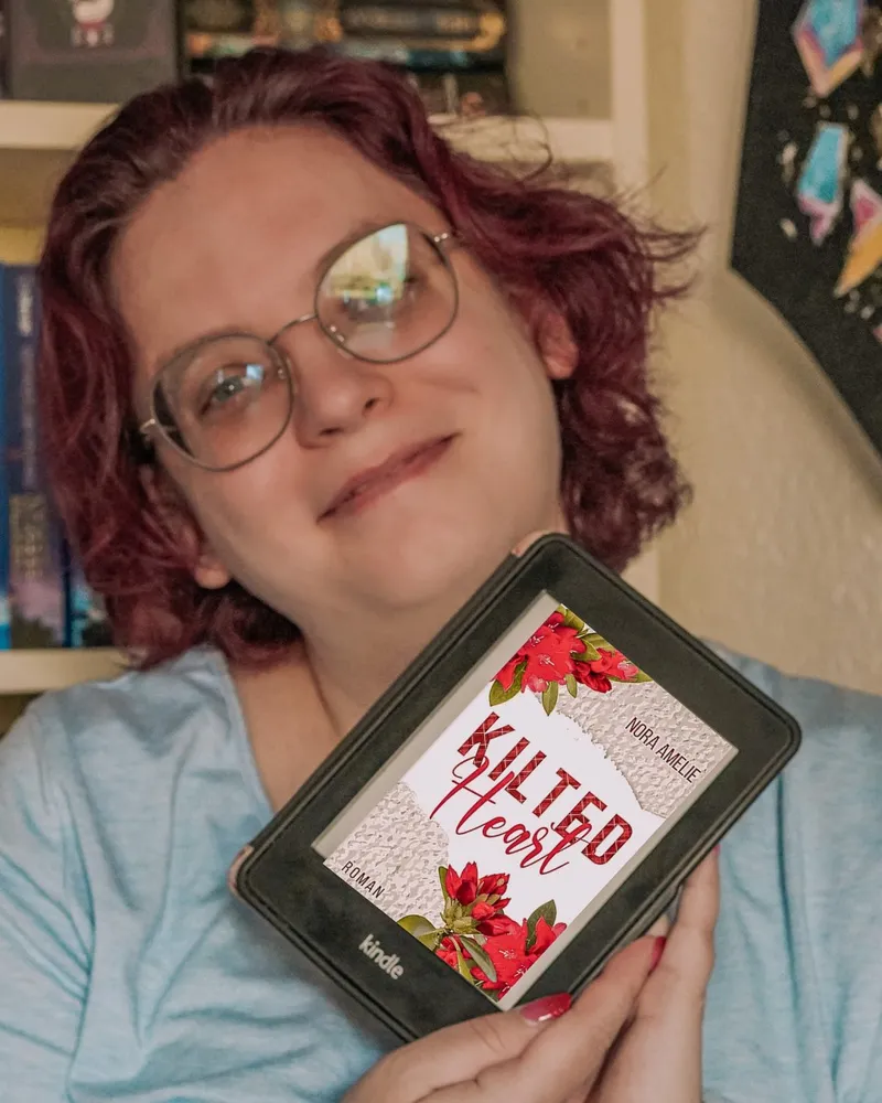 Kilted Heart von Nora Amelie: Warum Schottland der perfekte Ort ist, um sich selbst (und einen neuen Weg) zu finden (Rezension)