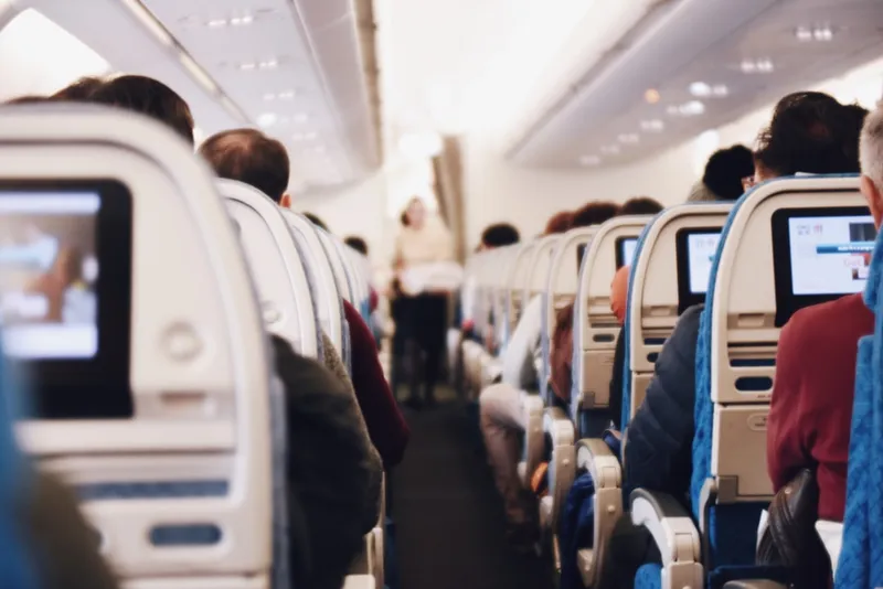Wat verdient een stewardess? Salaris en toeslagen uitgelegd