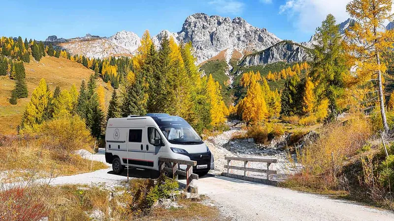 Dreamer D43 Select: Komfort im kurzen Campervan (5,41 m)
