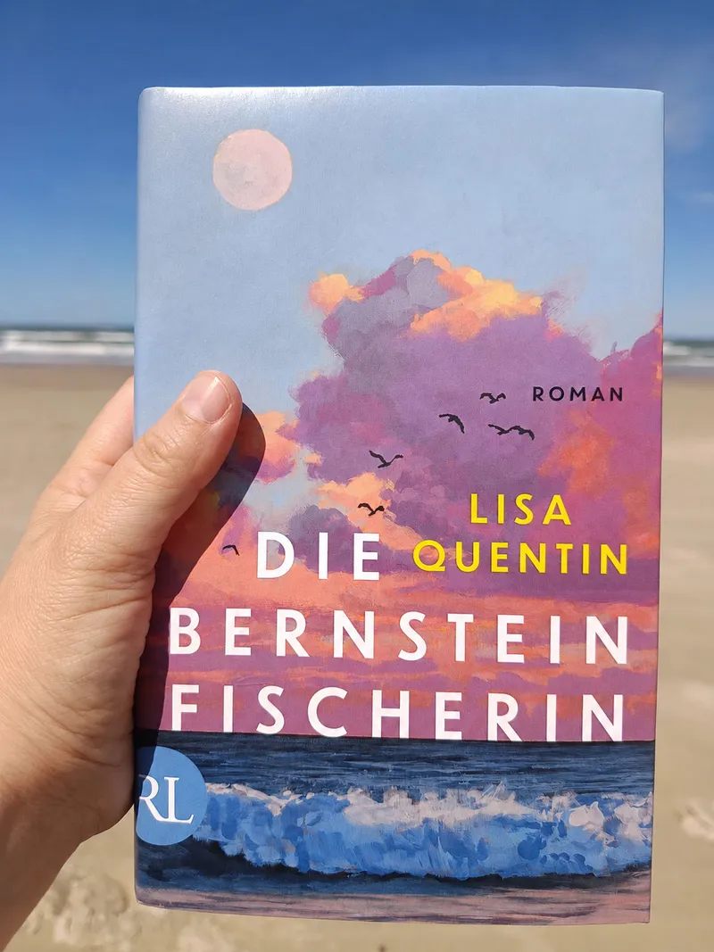 Buchrezension zu „Die Bernsteinfischerin“ von Lisa Quentin