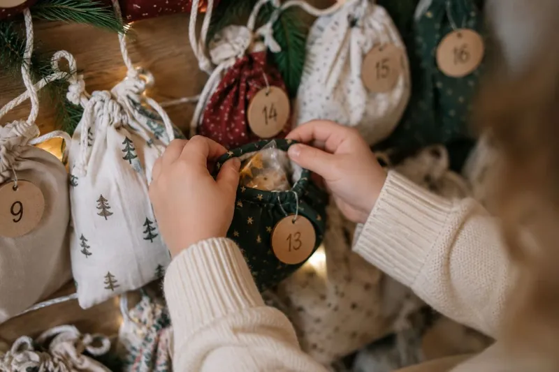 Adventskalender für Kinder: über 150 Ideen zum Befüllen & fertige Kalender