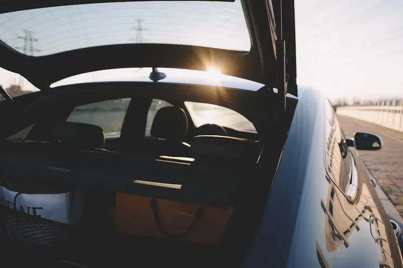 Slim je elektrische auto opladen met zonnepanelen