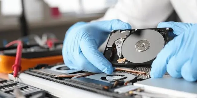Alte Festplatten entsorgen: Datensicherheit beim Technik-Ausmisten