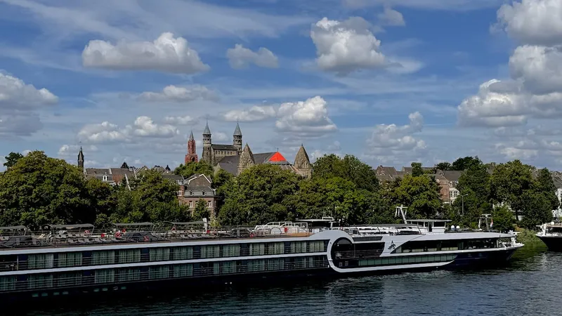 KW32-26 Hitze, Schlesinger, Urlaub: Maastricht, Bier, Stadtführung, Shopping und weiter nach Domburg