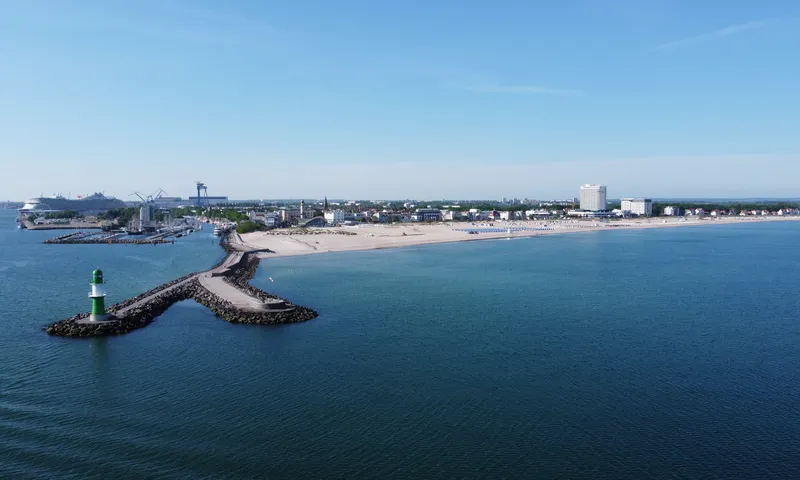 Vorsicht: Blaualgen vor Warnemünde!