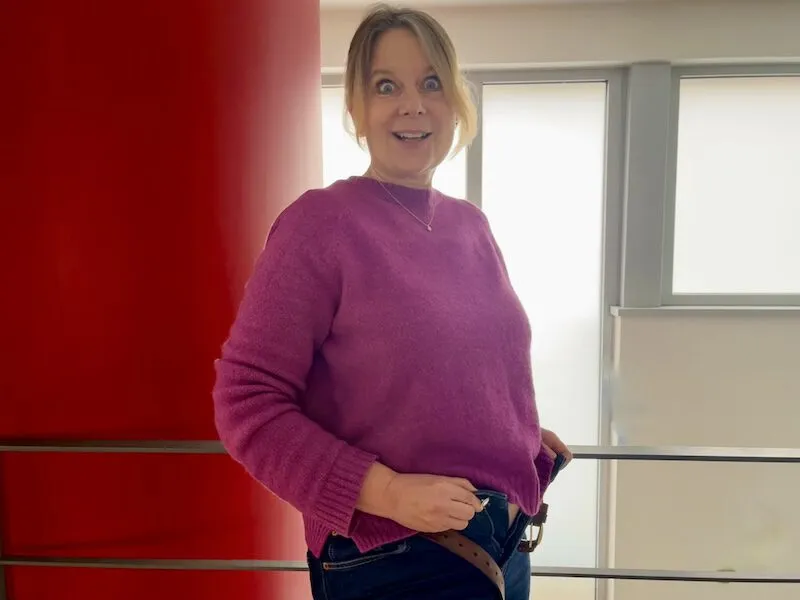 Hormonbauch loswerden: Warum Proteine wichtiger sind als Kalorienzählen