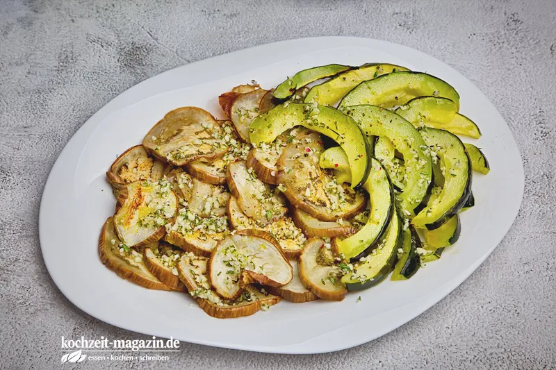 Antipasti Zucchini Aubergine, leichte Kost als Hauptgericht oder Vorspeise, so wird es gemacht
