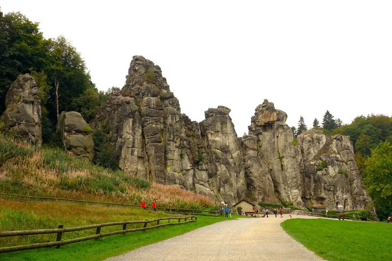 Externsteine wandern: Die schönsten Wanderwege bis Bad Driburg & meine Tipps