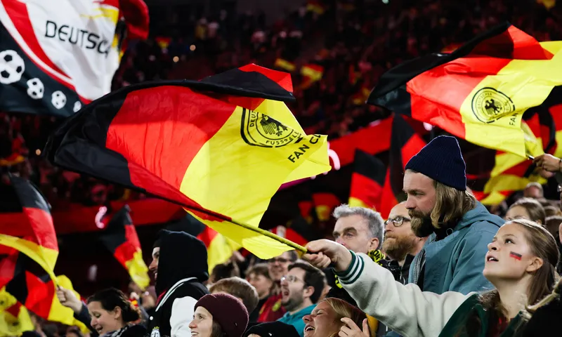 Nach 25 Jahren: DFB bietet wieder Stehplätze für Länderspiele an