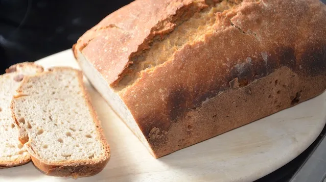 Ein Dinkel-Roggenmischbrot (70/30) mit Buttermilch und Sauerteig