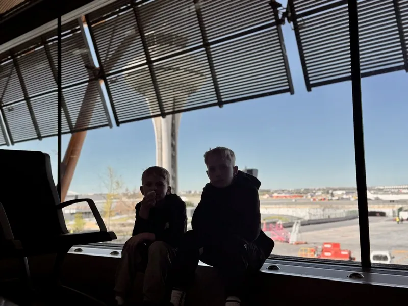 Direct Flight vs. Connecting Flight with Kids: Which Is Better?