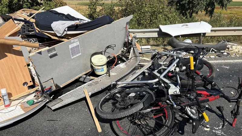 Polizei Gifhorn: Zehn Verletzte bei B4-Unfall mit Kindern auf Geburtstagsausflug
