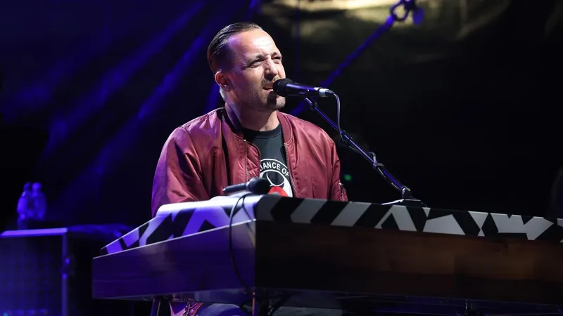 Danger Dan wird in neuem Song emotional: „Von dieser Krankheit wird man blind“