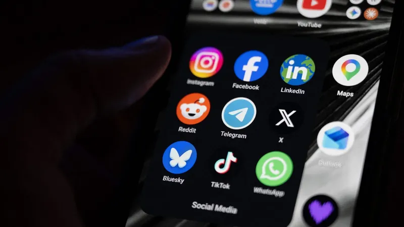 Verfassungsrat stoppt Social-Media-Verbot für unter 15-Jährige in Frankreich