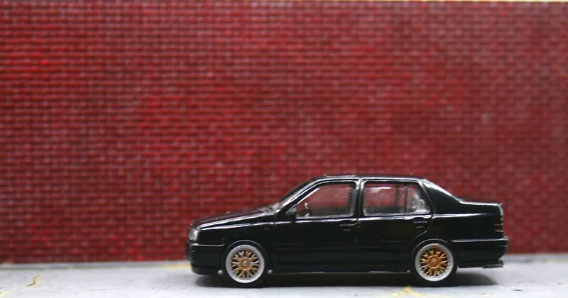 Ein Umbau der Extraklasse | Volkswagen Vento im Maßstab 1:87 von Herpa