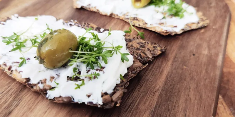 Rezept: 3 Zutaten Keto Knäckebrot