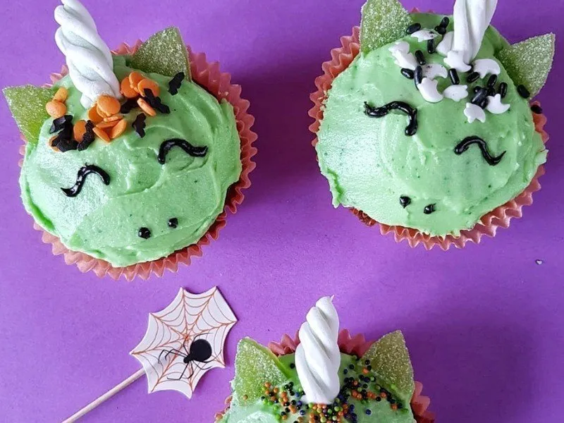 Gruselige Einhörner Cupcakes Rezept – Halloween mit Kindern