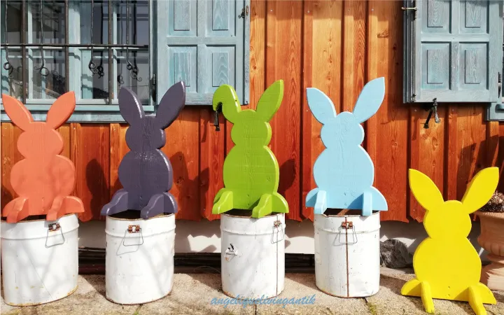 Bunte Osterhasen aus Holz selber bauen