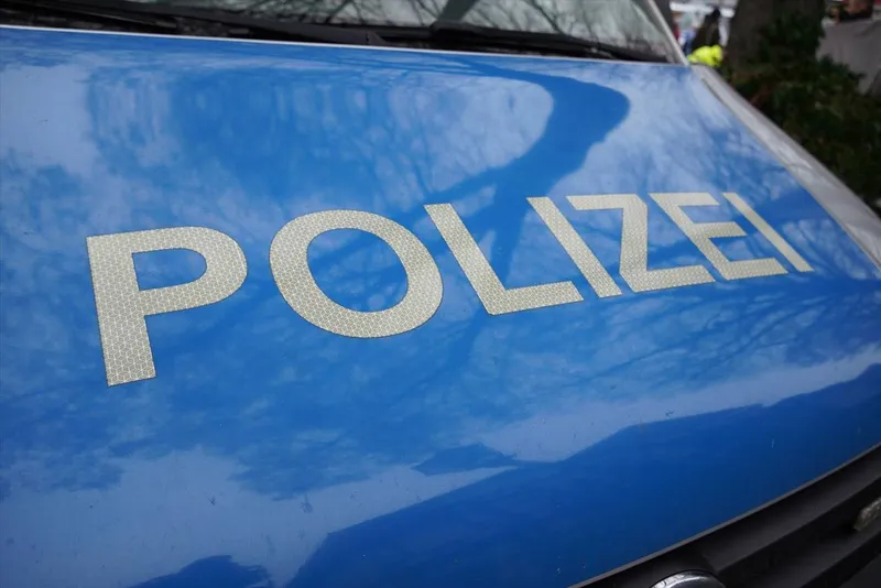 Betrügerischer Anruf – Seniorin übergibt Bargeld