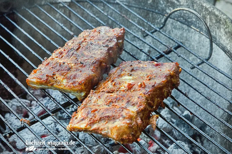 Sous vide Schweine Rippchen, schonend gegart, am Grill karamellisiert, simples Rezept