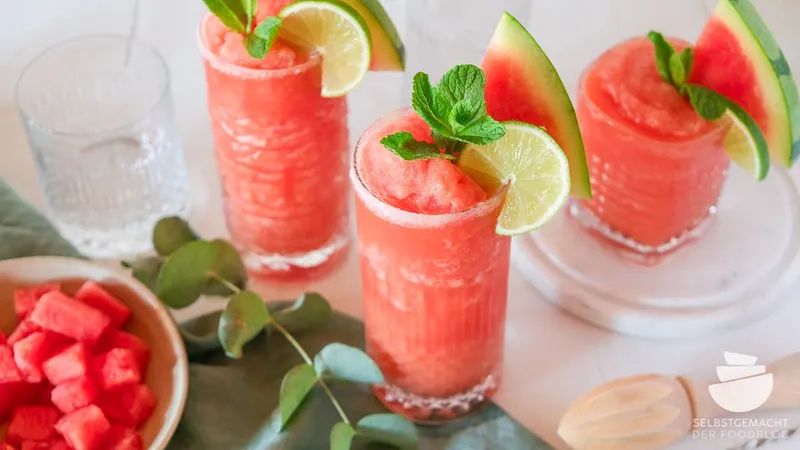 Wassermelonen Cocktail mit gefrorener Melone (Slush)