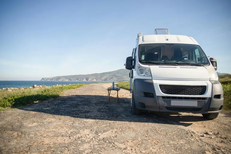 Wohnmobil-Kastenwagen verliert Wasser aus dem Boiler