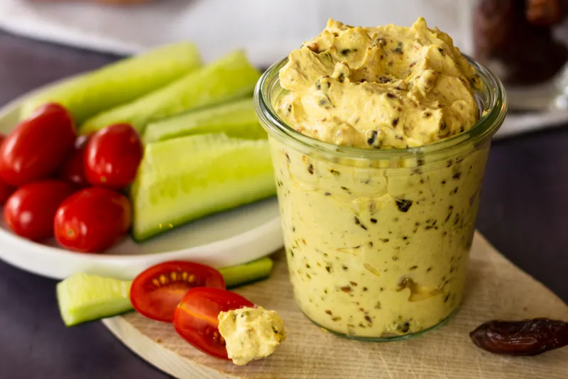 Curry Dattel Dip
