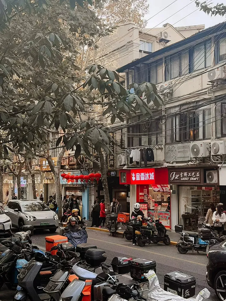 Ein Alltag in Shanghai: Zwischen Struktur, Fernstudium und einem ruhigen Familienleben