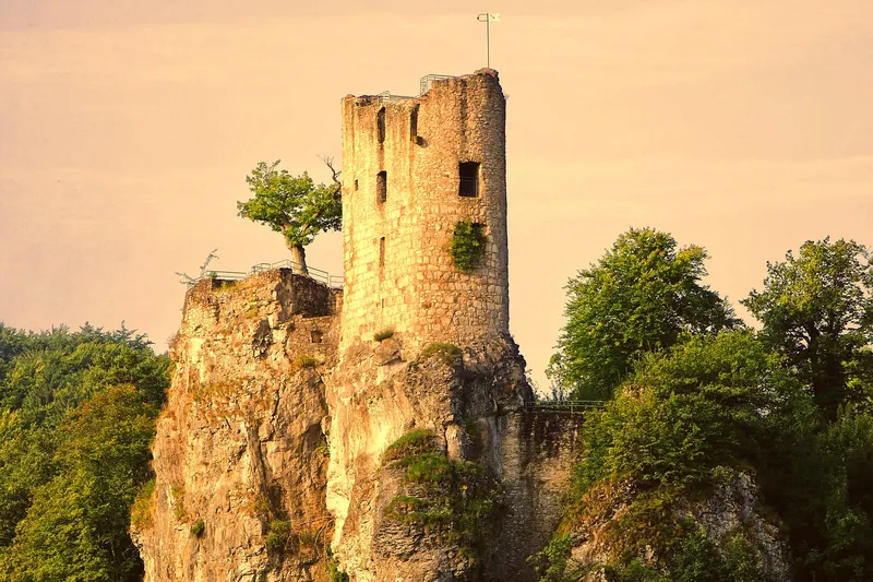 Eine Burgruine erwacht zum Leben