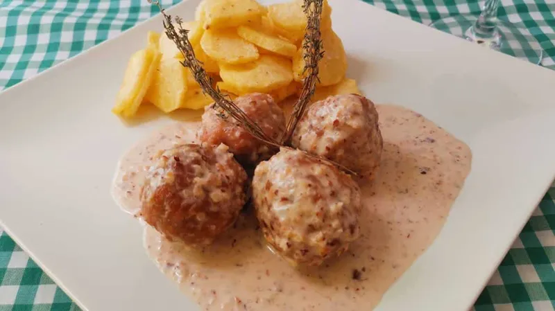 Spanish Albondigas Recipe – Meatballs in Almond Sauce