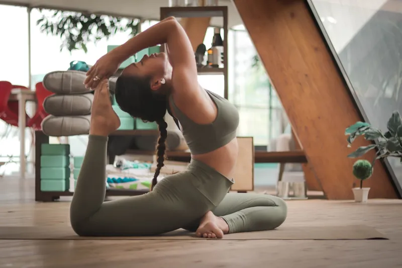 Yoga blok oefeningen: zo gebruik je een blok bij 6 houdingen