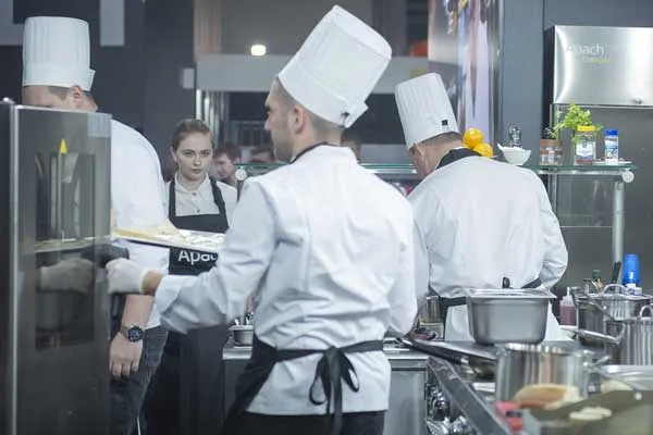 Gastronomie in Deutschland 2026: Zwischen Kostendruck, Personalmangel und politischem Streit um die Mehrwertsteuer