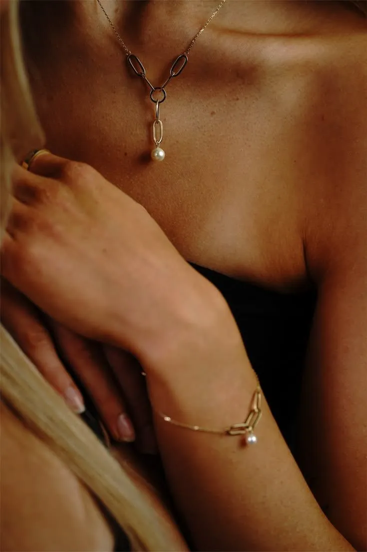 Die besten Schmuck-Kombinationen: So kombinierst du Goldschmuck richtig