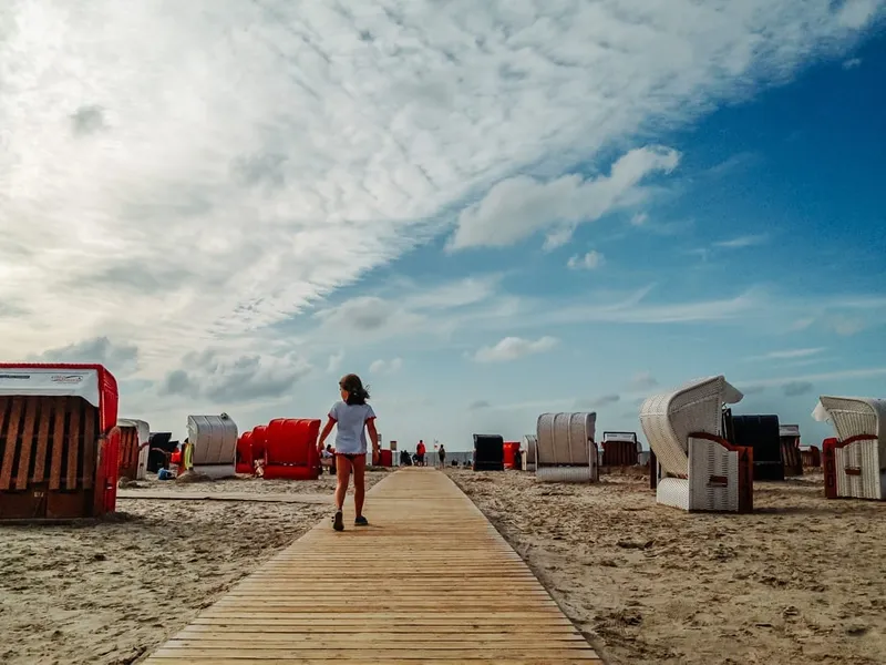 Bensersiel Sehenswürdigkeiten: 15 Highlights für Strand, Watt und Hafen