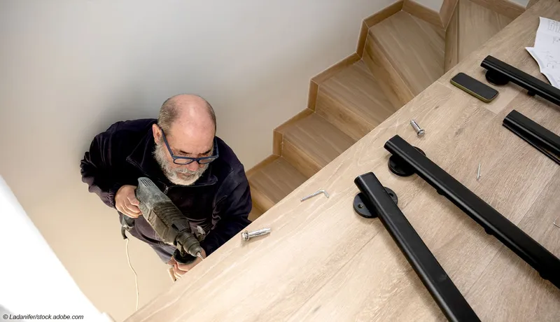 Holztreppe renovieren: Die komplette Anleitung