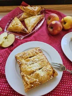 Apfeltaschen mit Blätterteig - einfach & schnell wie Oma